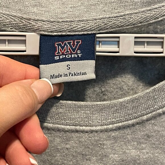 MV Sport Gray Sweatshirt Small – Ruth Bader Ginsburg Notorious RBG Graphic - Picture 4 of 6